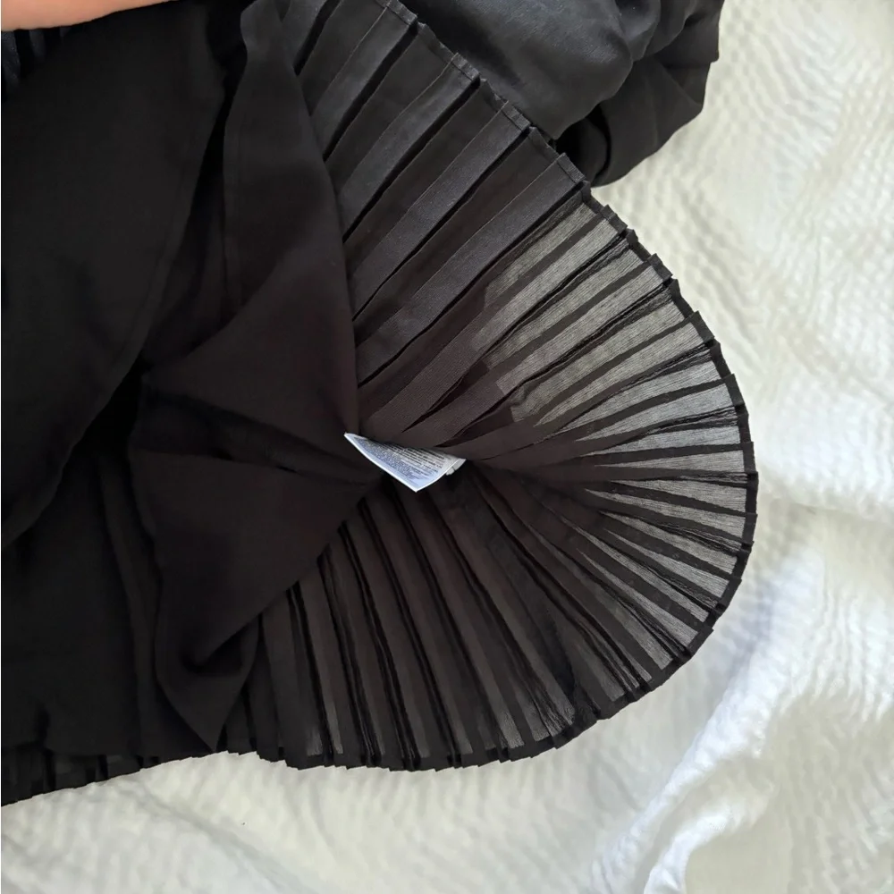 Banana Republic Black Pleated Romantic Puff Sleeve Top